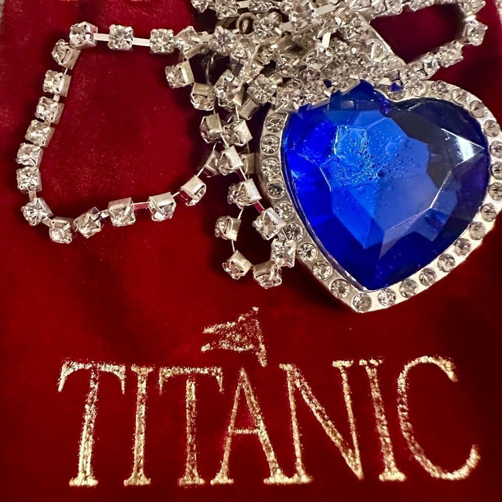 TITANIC Heart silver chain Deep Blue Heart girl, and woman New